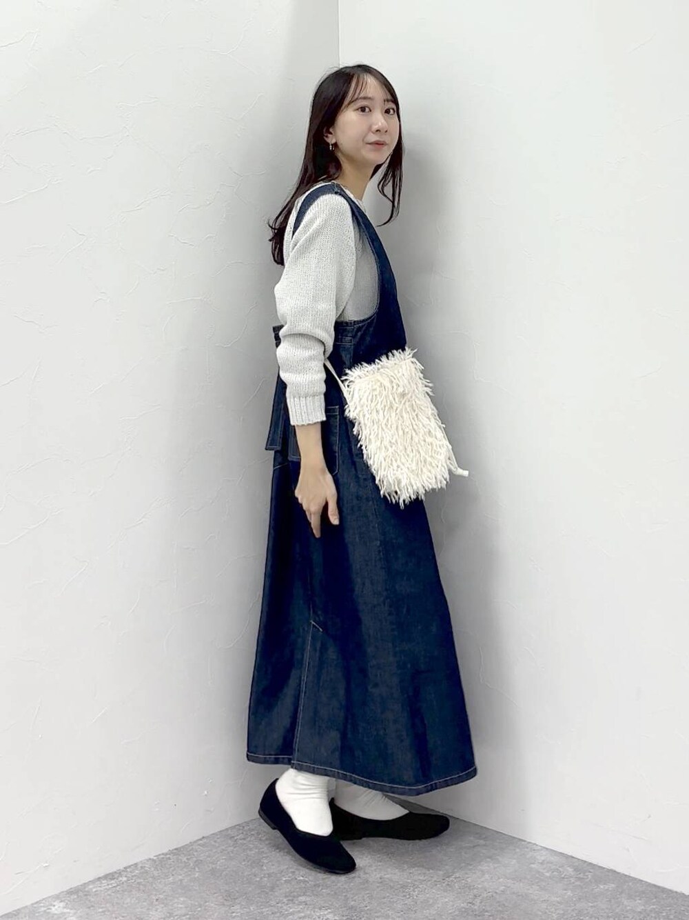 「フェミニン、きれいめ、カジュアル、クリップスタッフ_studio CLIP、studio CLIP」｜「studio CLIPのフロントジップジャンパースカート[プチサイズあり]《CLIP denim》（ジャンパースカート、ブルー系）」を使った、さこ2442さん（レディース・161cm）の冬コーディネートの1枚目の写真