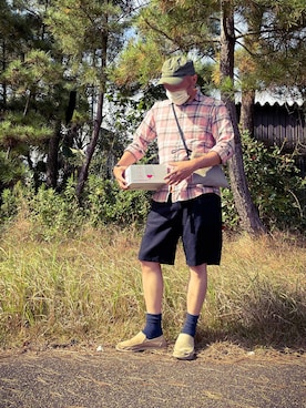 「crocs（クロックス）のアイテム（スニーカー）」を使った、hirochanさん（メンズ・174cm）の秋コーディネート