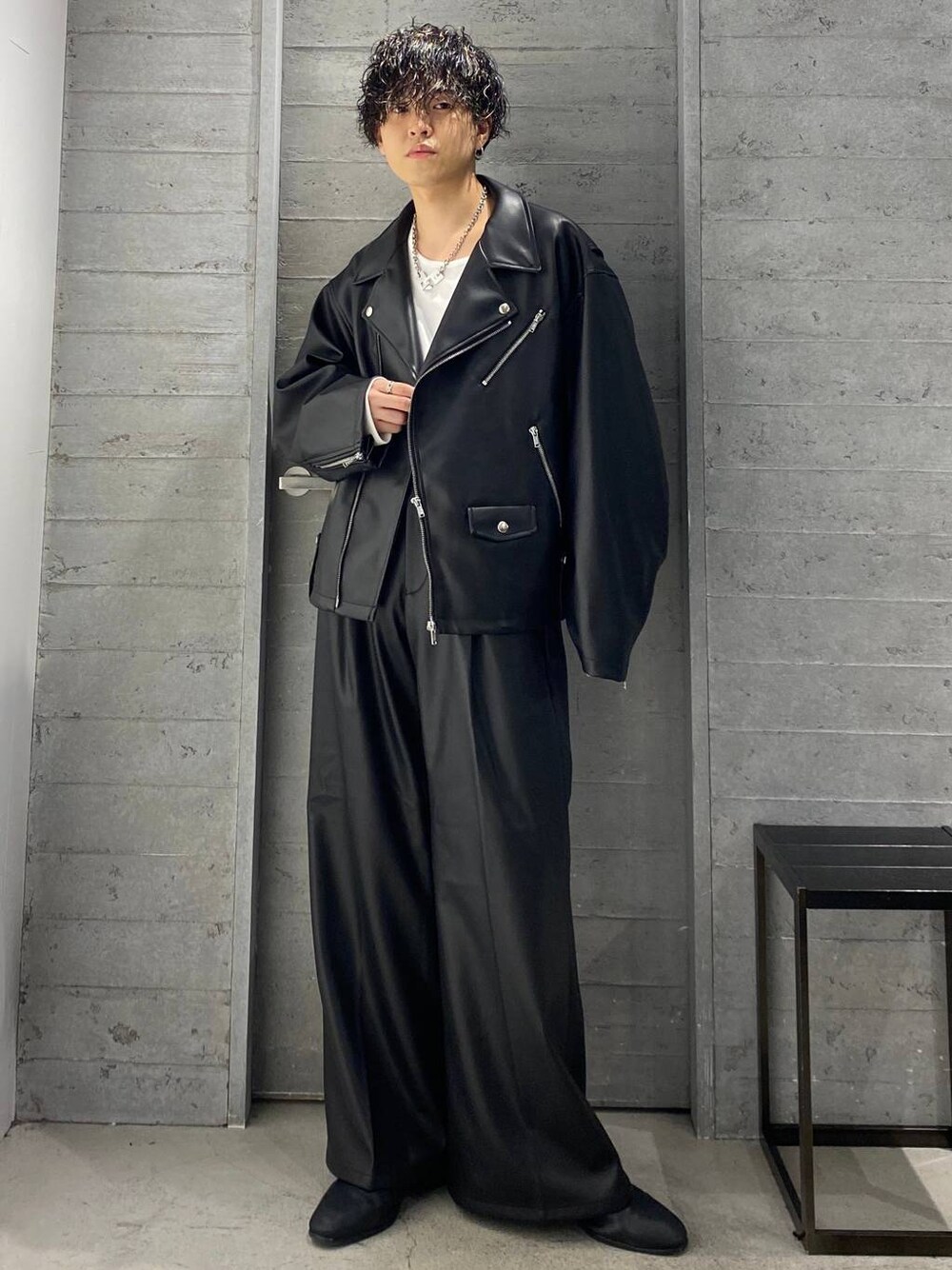 「着痩せ・細見え、低身長、ベーシック/シンプル」｜「HAREの【SET UP対応】レザーショートダブルライダース(HARE)（ライダースジャケット、ブラック系）」を使った、ぬまさん（メンズ・166cm）の秋コーディネートの1枚目の写真
