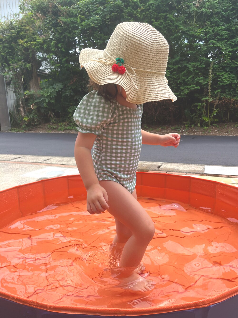「夏コーデ、水着、2歳、おんなのこ、プチプラ、真夏のアクティブスタイル」｜「SHEINのアイテム（水着、グリーン系）」を使った、pomさん（キッズ・90cm）の夏コーディネートの1枚目の写真