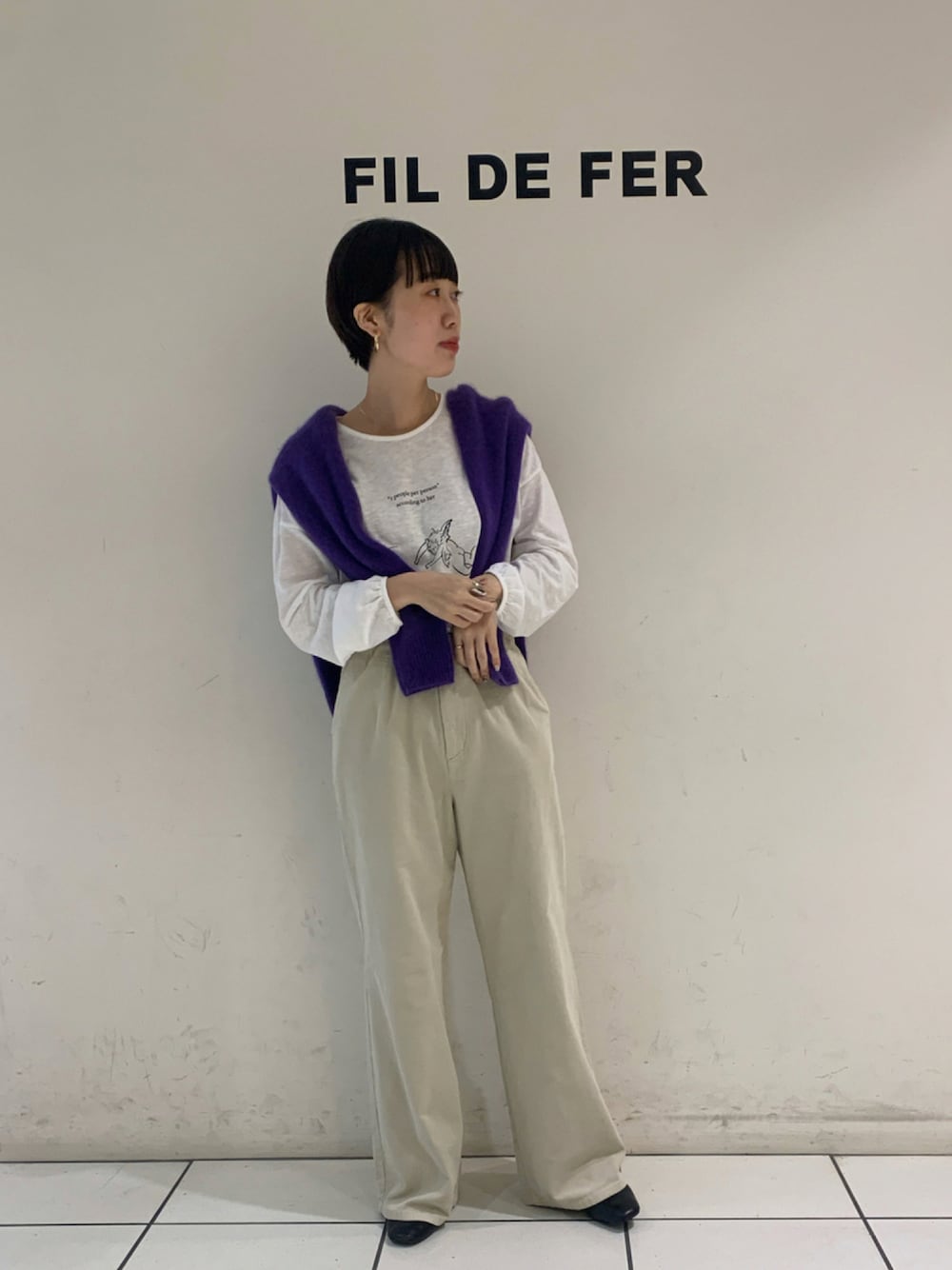 「ニット、コーデュロイ、秋のコーデ、ロンT、パープル、ootd、ショートヘア、秋服準備はじめました、秋トレンド2021」｜「NOMBRE IMPAIRの16Wコーデュロイ　セミワイドパンツ（その他パンツ、ホワイト系）」を使った、sawa.さん（レディース・160cm）の秋コーディネートの1枚目の写真