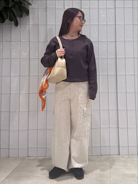 「B.C STOCK（ベーセーストック）のスカーフ 4（バンダナ/スカーフ、オレンジ系）」を使った、stj04190618さん（レディース）の冬コーディネート