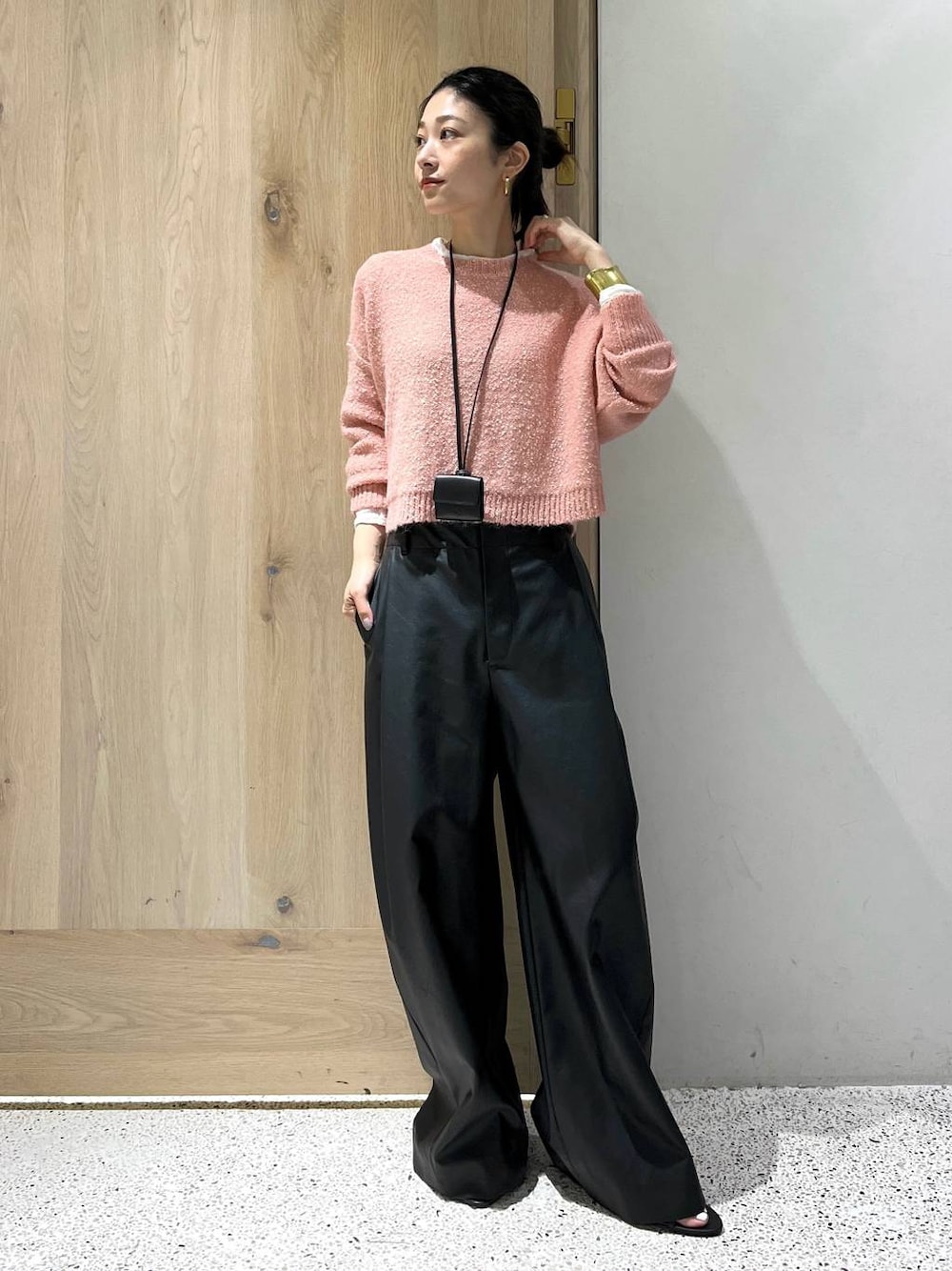 Curensology(カレンソロジー)/ヴィンテージフェイクレザーパンツを使っ