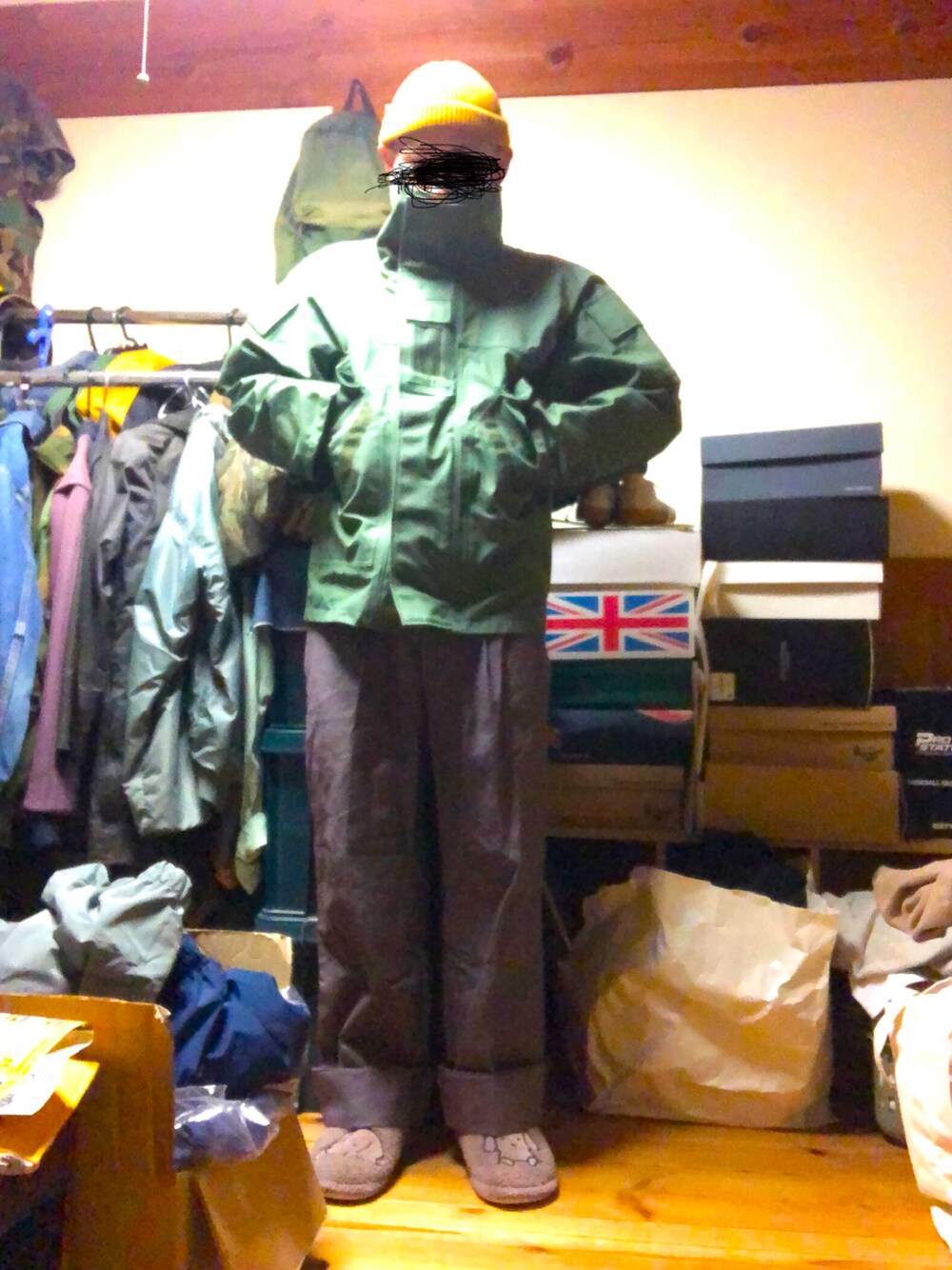 「ミリタリー、オランダ軍、イタリア軍」｜「MILITARYのアイテム（スラックス、ブラウン系）」を使った、ユウさん（メンズ・166cm）の冬コーディネートの1枚目の写真