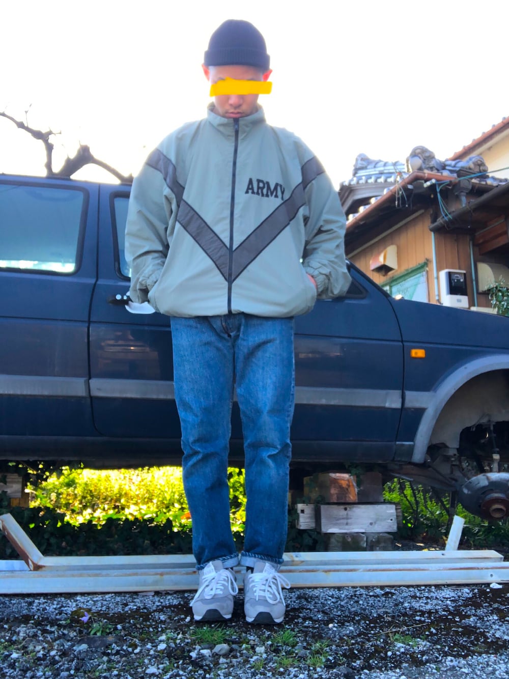 「IPFUジャケット、オ一バ一サイズ」｜「Levi'sのアイテム（デニムパンツ、ブルー系）」を使った、ユウさん（メンズ・166cm）の春コーディネートの1枚目の写真