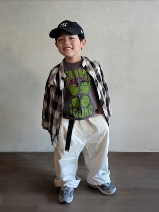 「GEORGE'S(ジョージズ)の【KIDS】ツイルワイドパンツ(チノパンツ)」を使った、EITOさん(キッズ・100cm)の秋コーディネート