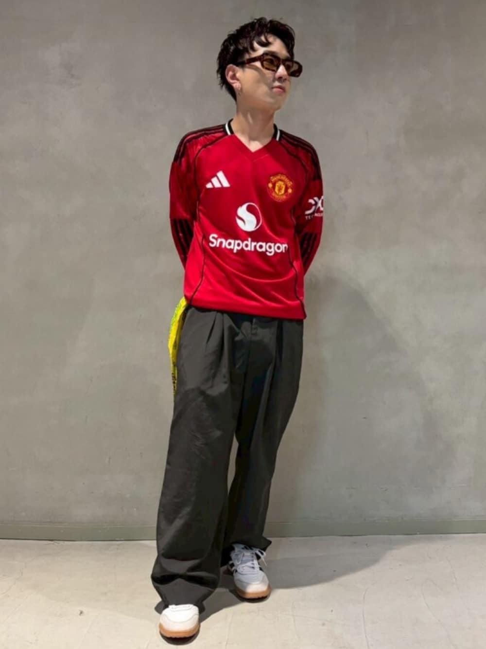 adidas マンチェスターユナイテッド　長袖襟付き　3ライン　Mサイズ 1750822686.jpg