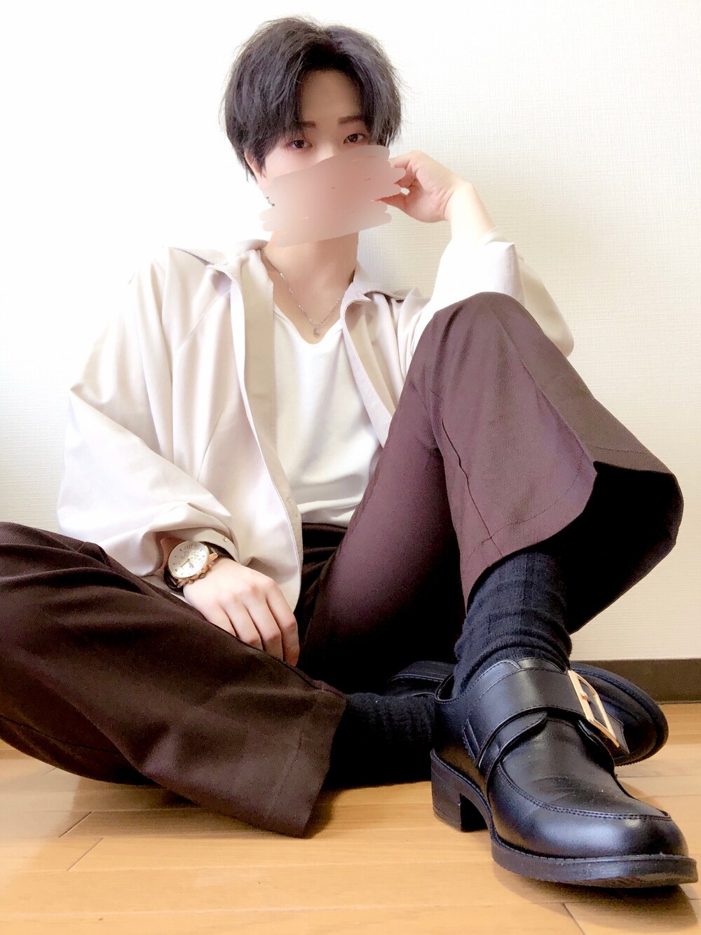 「春コーデ、おしゃれさんと繋がりたい、シンプル、今日のコーデ、シャツスタイル、シャツジャケット、爽やかコーデ、ベージュ、ブラウン、春、低身長」｜「GUのアイテム（タンクトップ、ホワイト系）」を使った、幹桜さん（メンズ・171cm）の春コーディネートの1枚目の写真