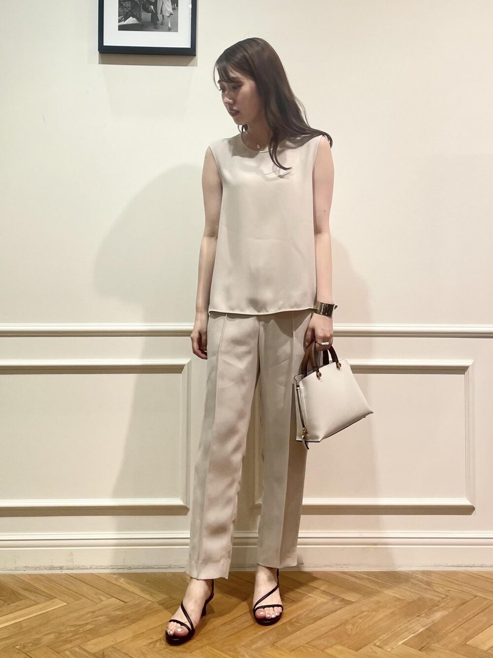 「オケージョン、バッグ、サンダル、撥水加工、ドライタッチ、洗える、ROPÉ、ÉPOR、Y BAG、夏トップス、ブラウス、パンツ、23SS夏の新作、通勤、雨の日」｜「ROPE'のバロックパール1粒ネックレス（ネックレス、ゴールド系）」を使った、RAIさん（レディース・165cm）の春コーディネートの1枚目の写真