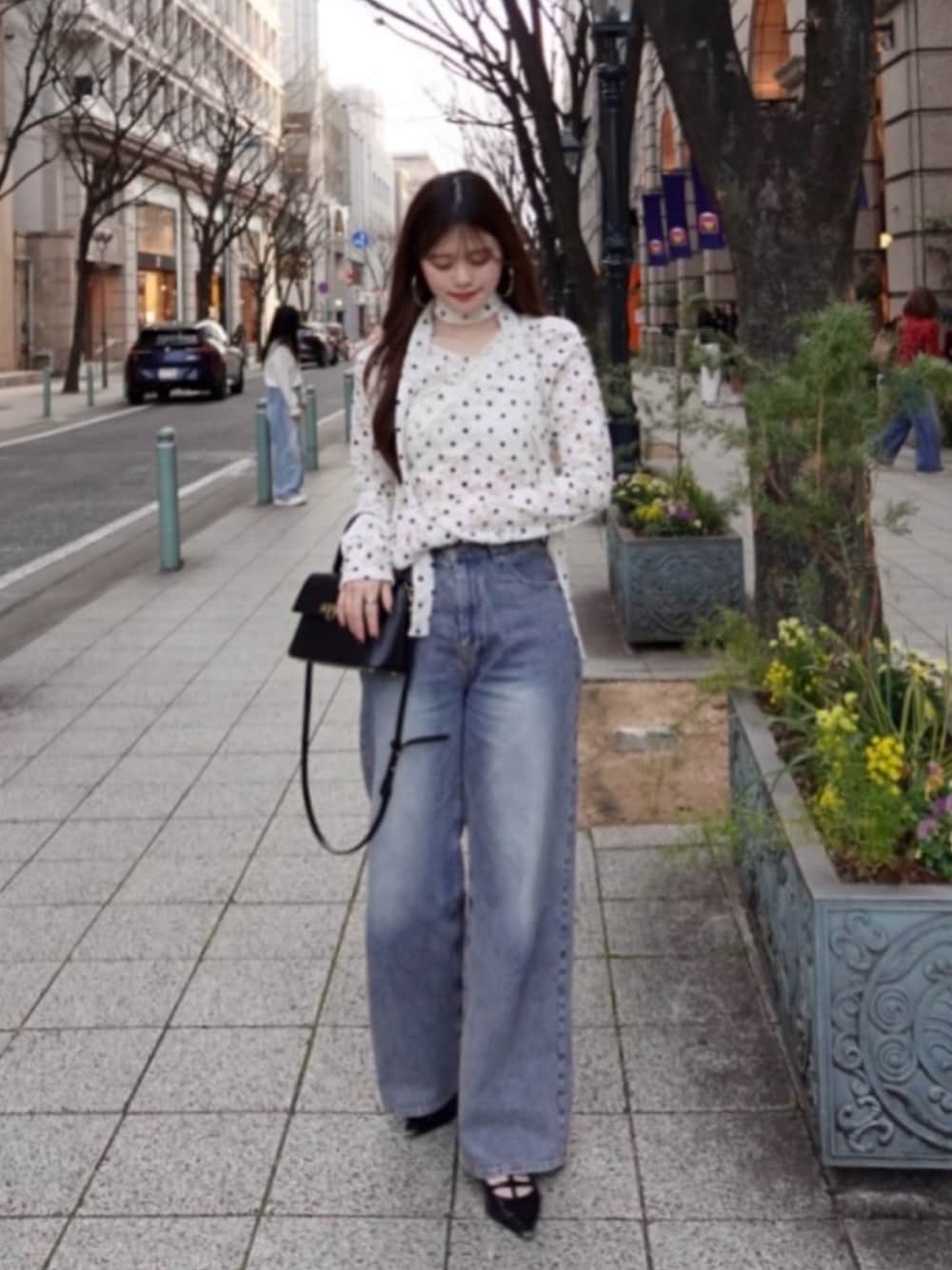 2サイズ展開】ラインストーンロゴワイドデニムパンツを使った人気