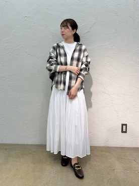 「アイテム（チョーカー）」を使った、髙橋さん（レディース・158cm）の夏コーディネート