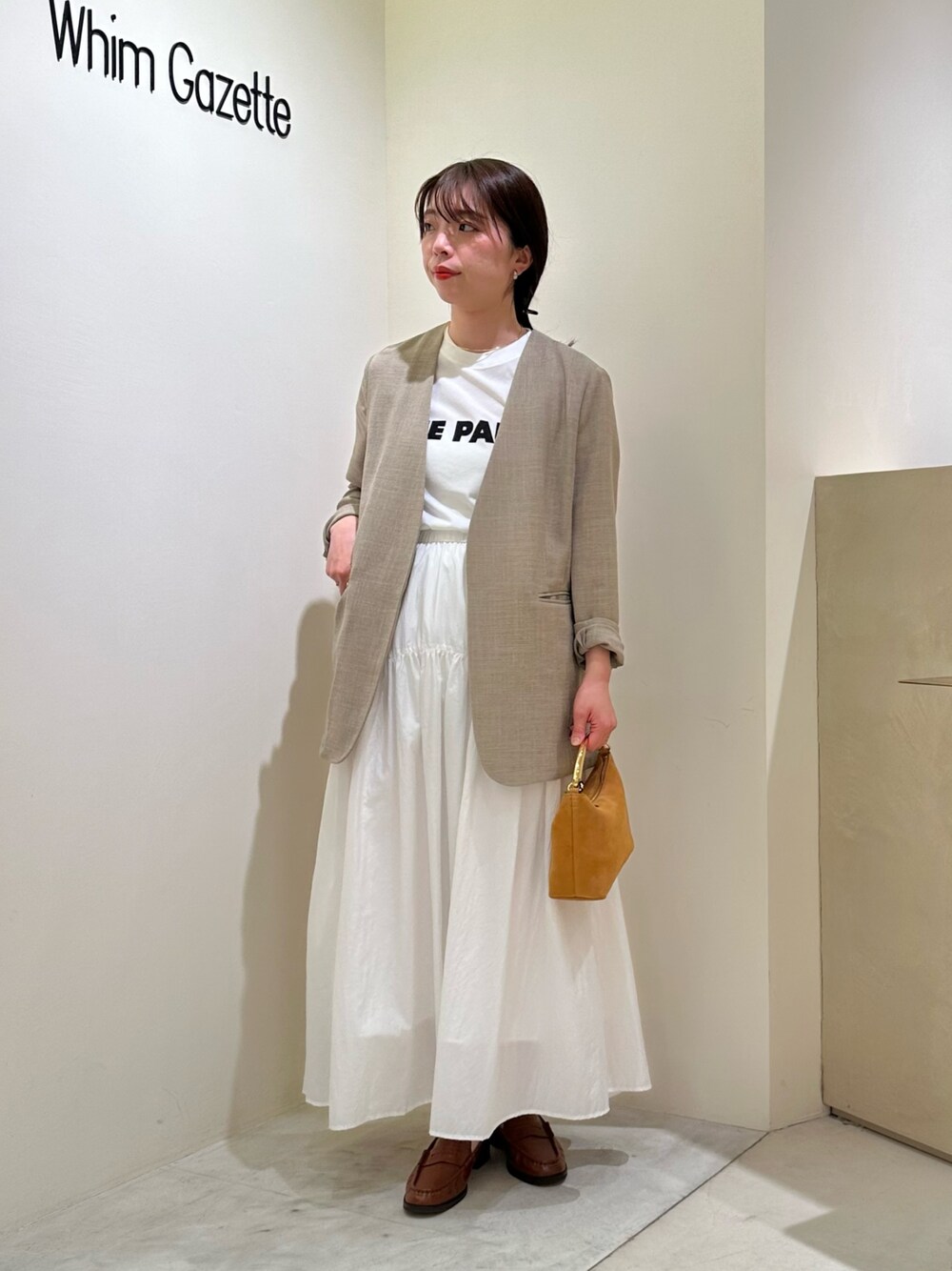「ジャケット、春コーデ、春服コーデ、春服、カジュアルコーデ、30代コーデ、大人カジュアル、ウィムガゼット、whimgazette、ノーカラージャケット、ジャケットスタイル、フレアスカート、ロゴT、ママコーデ」｜「Whim Gazetteの【Hoaw.】Knot チョーカー（チョーカー、ゴールド系）」を使った、髙橋さん（骨格ストレート・レディース・158cm）の春コーディネートの1枚目の写真