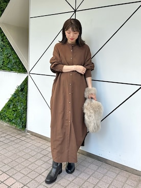 「Whim Gazette（ウィムガゼット）のナイロンシャツドレス（ワンピース）」を使った、髙橋さん（レディース・158cm）の夏コーディネート