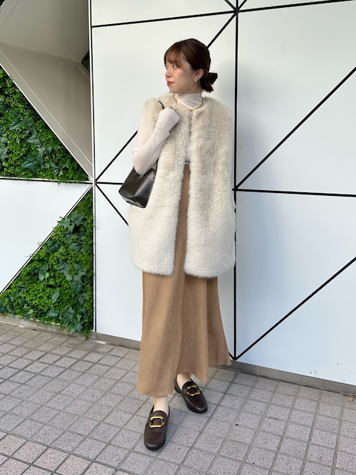 【THE PAUSE】フェイクファークルーネックジレ