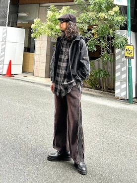 「アイテム（デニムパンツ、レッド系）」を使った、Dさん（メンズ・176cm）の秋コーディネート