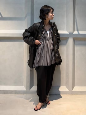 「アイテム（ブレスレット）」を使った、伊藤美咲さん（レディース・146cm）の秋コーディネート