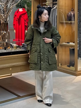 「アイテム（モッズコート）」を使った、伊藤美咲さん（レディース・146cm）の秋コーディネート