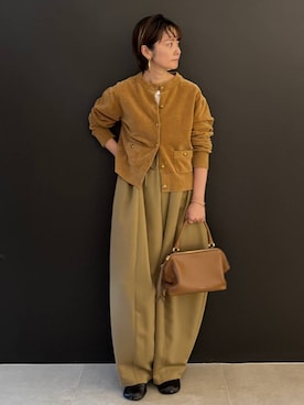「アイテム（その他パンツ、イエロー系）」を使った、伊藤美咲さん（レディース・146cm）の秋コーディネート
