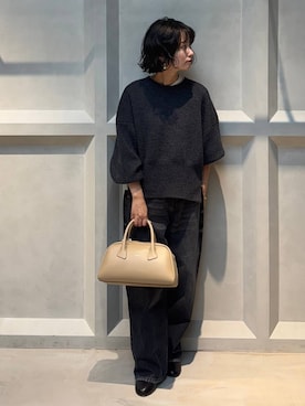 「アイテム（ブレスレット）」を使った、伊藤美咲さん（レディース・146cm）の秋コーディネート