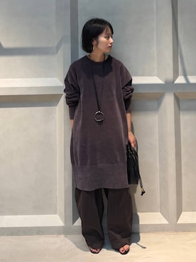 「アイテム（クラッチバッグ）」を使った、伊藤美咲さん（レディース・146cm）の夏コーディネート