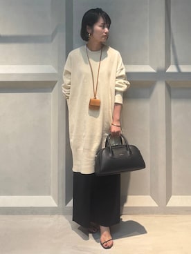「アイテム（バングル/リストバンド）」を使った、伊藤美咲さん（レディース・146cm）の夏コーディネート