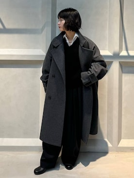 「Curensology（カレンソロジー）のアイテム（ステンカラーコート）」を使った、伊藤美咲さん（レディース・146cm）の秋コーディネート
