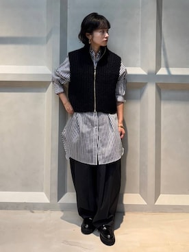 「アイテム（ブレスレット）」を使った、伊藤美咲さん（レディース・146cm）の秋コーディネート
