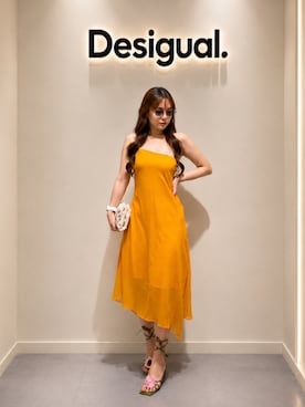 「Desigual（デシグアル）のカットワークレース 01 ショルダーバッグ（ショルダーバッグ、ホワイト系）」を使った、Desigual りんくう STAFFさん（レディース・168cm）の春コーディネート
