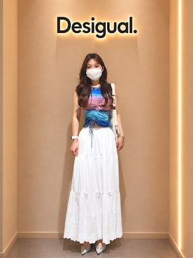 「Desigual（デシグアル）のグラデーションシャーリングノースリーブトップス（T Shirts、ブルー系）」を使った、Desigual りんくう STAFFさん（レディース・168cm）の夏コーディネート