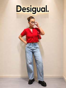 「Desigual（デシグアル）のカラフルスタッズハンドバッグ レッド ロック（ボディバッグ/ウエストポーチ、レッド系）」を使った、Desigual りんくう STAFFさん（レディース・168cm）の春コーディネート