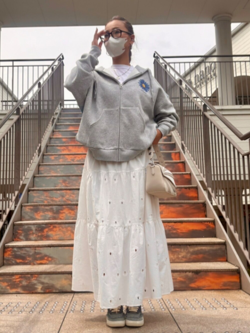 Desigual（デシグアル）の「スイス刺繍 ミディスカート（スカート