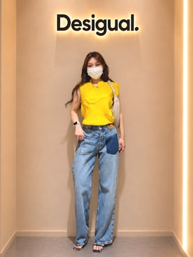 「Desigual（デシグアル）の刺繍レタリングボートネックノースリーブシャツ（T Shirts、イエロー系）」を使った、Desigual りんくう STAFFさん（レディース・168cm）の夏コーディネート
