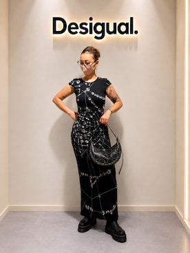 「Desigual（デシグアル）の【Desigual x Tyler McGillivary】スパークリングウェブ マキシドレス ブラック  結婚式 二次会 フォーマル（ワンピース、ブラック系）」を使った、Desigual りんくう STAFFさん（レディース・168cm）の春コーディネート