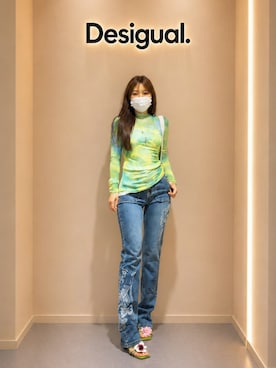 「Desigual（デシグアル）のウォーターカラープリントドレープニット（T Shirts、グリーン系）」を使った、Desigual りんくう STAFFさん（レディース・168cm）の夏コーディネート