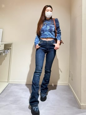 「Desigual（デシグアル）のボートネックセーター（ニット/セーター、ブルー系）」を使った、Desigual りんくう STAFFさん（レディース・168cm）の春コーディネート