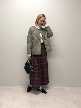 「アイテム（ローファー）」を使った、和さん（レディース・161cm）の秋コーディネート