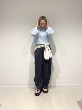 「URBAN RESEARCH DOORS（アーバンリサーチドアーズ）のOOFOS　OOMEGA（サンダル、ブラック系）」を使った、和さん（レディース・161cm）の春コーディネート