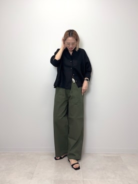 「URBAN RESEARCH DOORS（アーバンリサーチドアーズ）のアンクルストラップフラットサンダル（サンダル、ブラック系）」を使った、和さん（レディース・161cm）の春コーディネート