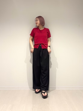 「URBAN RESEARCH DOORS（アーバンリサーチドアーズ）のOOFOS　OOMEGA（サンダル、ブラック系）」を使った、和さん（レディース・161cm）の春コーディネート