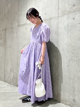 「フラワープリント」｜「アイテム（ショルダーバッグ）」を使った、香織さん（レディース・154cm）の夏コーディネート