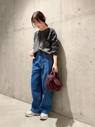 「URBAN RESEARCH DOORS(アーバンリサーチドアーズ)の『一部WEB限定カラー』コード刺繍カーディガン(カーディガン/ボレロ)」を使った、香織さん(レディース・154cm)の秋コーディネート