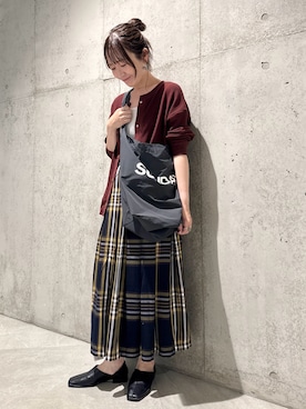 「アイテム（スリッポン）」を使った、香織さん（レディース・154cm）の秋コーディネート