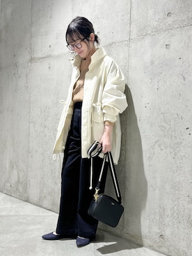 「アイテム（ミリタリージャケット、ホワイト系）」を使った、香織さん（レディース・154cm）の春コーディネート