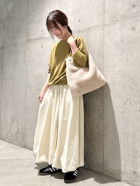 「アイテム（スカート）」を使った、香織さん（レディース・154cm）の秋コーディネート