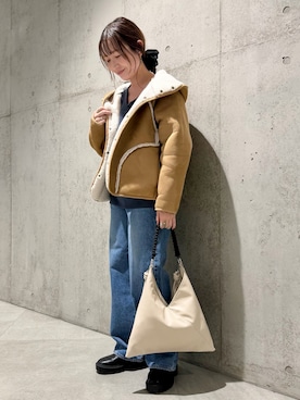 「アイテム（ムートンコート）」を使った、香織さん（レディース・154cm）の秋コーディネート