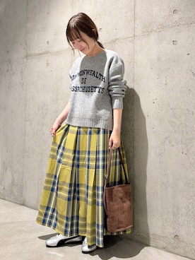 「アイテム（スニーカー）」を使った、香織さん（レディース・154cm）の秋コーディネート