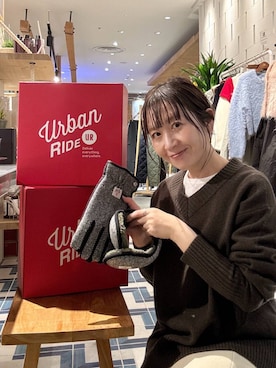 「アイテム（手袋、ブルー系）」を使った、香織さん（レディース・154cm）の冬コーディネート