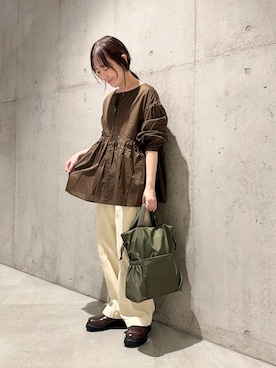 「URBAN RESEARCH DOORS(アーバンリサーチドアーズ)のアイテム(パンツ)」を使った、香織さん(レディース・154cm)の秋コーディネート