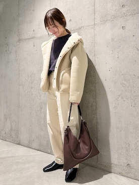 「アイテム（ムートンコート）」を使った、香織さん（レディース・154cm）の秋コーディネート