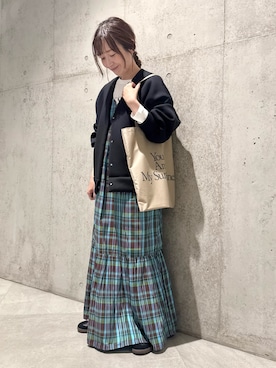 「アイテム（ブルゾン）」を使った、香織さん（レディース・154cm）の秋コーディネート